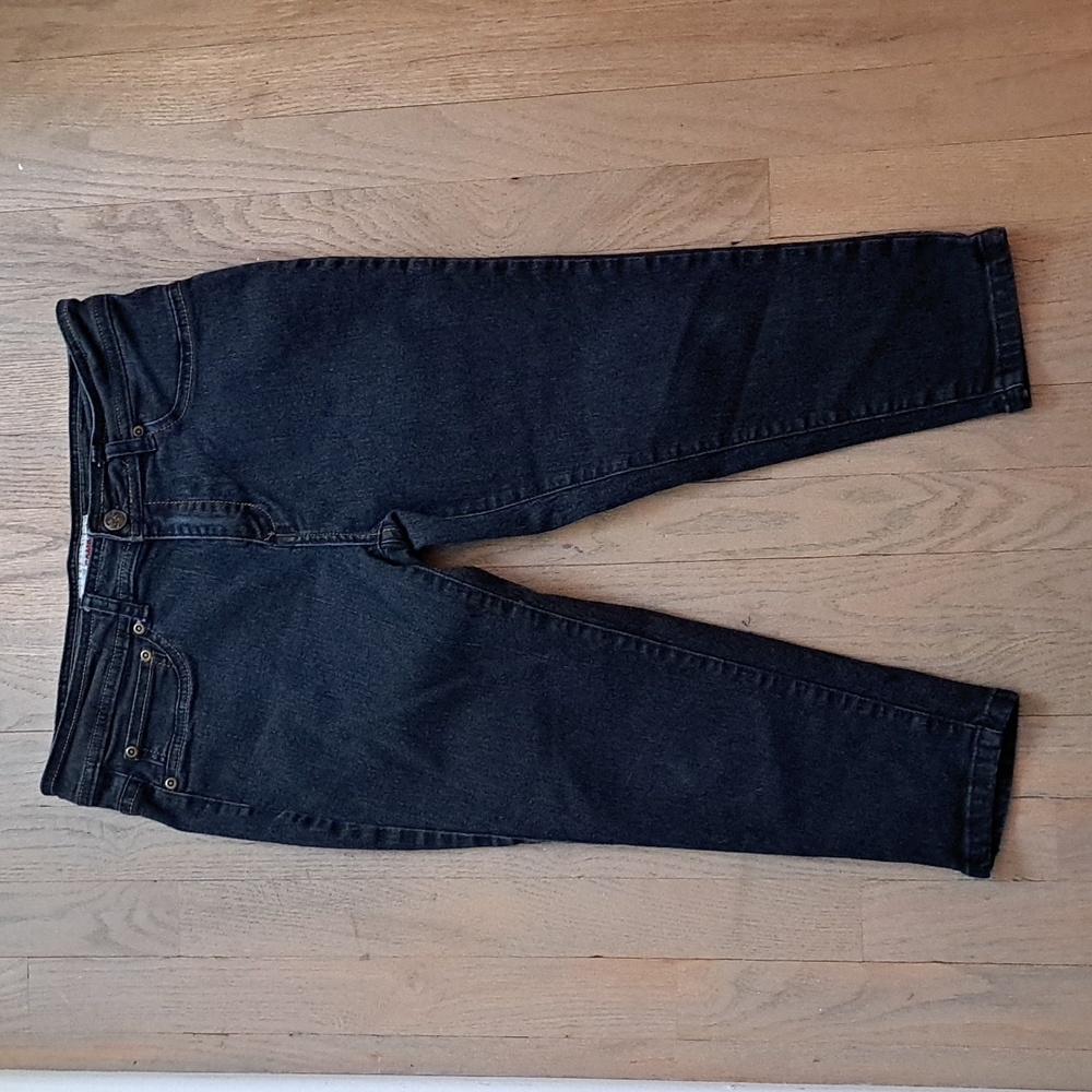 I.O. & Company Blue Jean Stretch Capri's. Size 8 NWOT